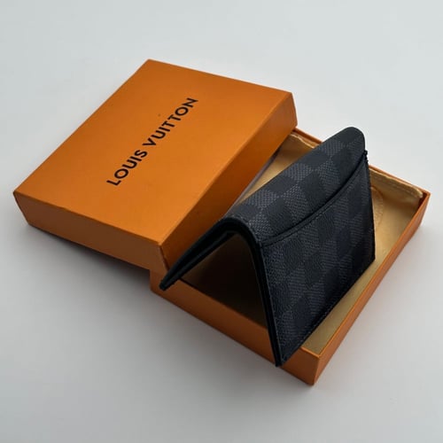 محفظة وميدالية لويس فيتون اسود 3