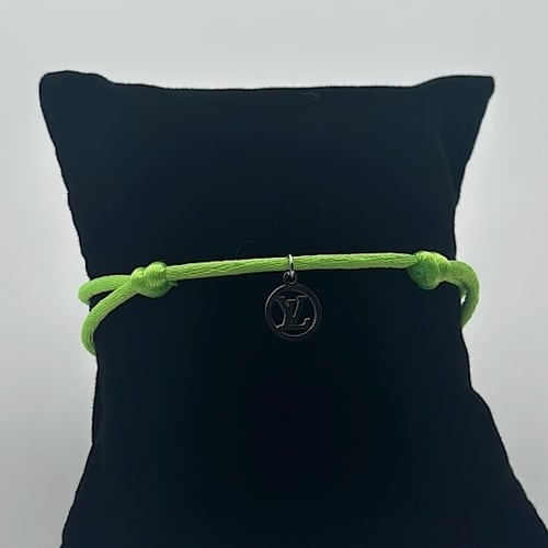 سوارة لويس فيتون قفل فسفوري