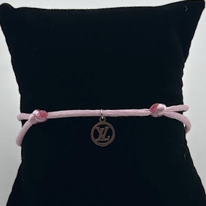 سوارة لويس فيتون قفل زهري