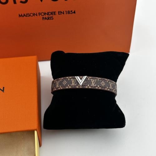 سوارة لويس فيتون جلد بني