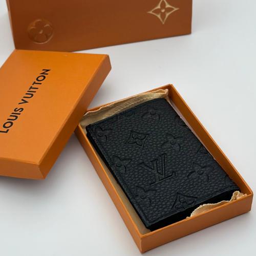 محفظة وميدالية لويس فيتون اسود مطفي