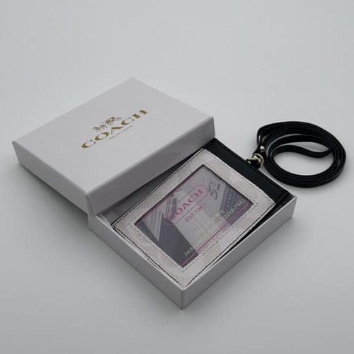 حامل بطاقات عمل كوتش ابيض