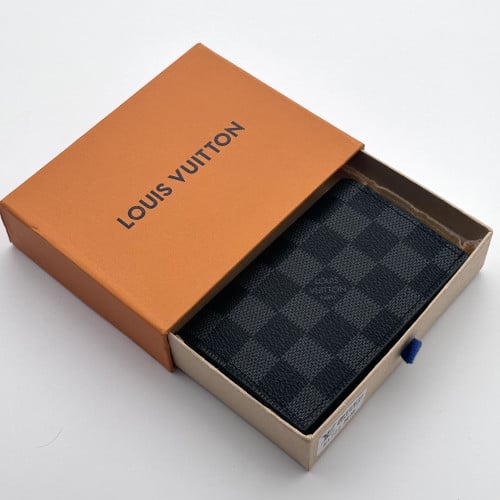 محفظة وميدالية لويس فيتون اسود مربعات