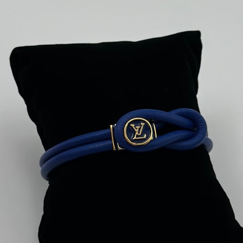 سوارة لويس فيتون جلد ازرق