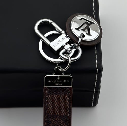 ميدالية لويس فيتون بني