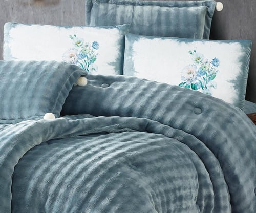 مفرش سرير تيكوما شتوي مخمل مزدوج 6 قطع - سماوي