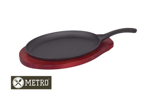 طاجن حديد بيضاوي بيد 25*18.5 سم