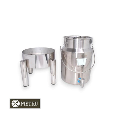 موضوع حليب استيل سطل مع كرسي