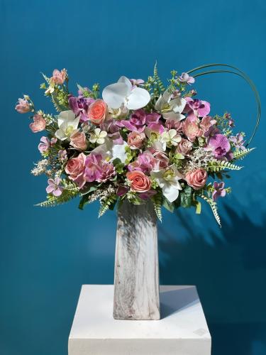 فازة ورد صناعي