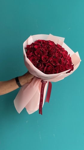 باقة الجوري الاحمر