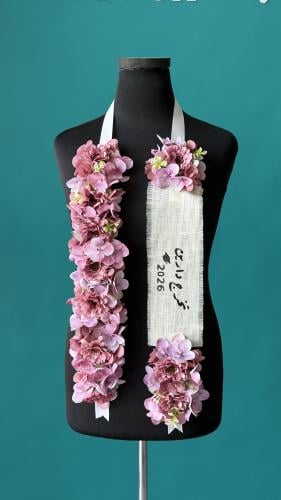 عقد تخرج ورد صناعي