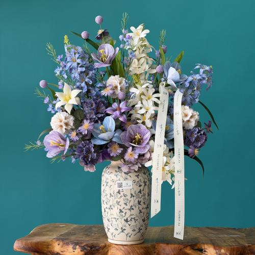 مزهريه بالورد الصناعي ملمس طبيعي