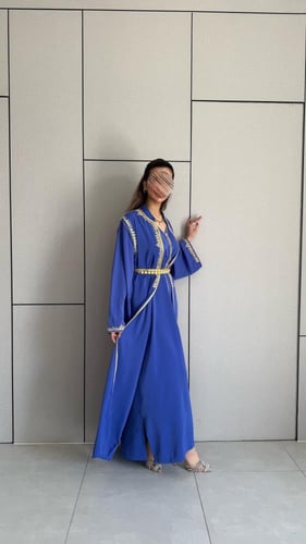 قفطان مغربي مكون من قطعتين وحزام