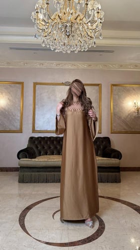 فستان كريب حرير ياباني مع دانتيل فرنسي