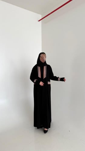 عباية بليزر كريب باطراف سدو وجيوب