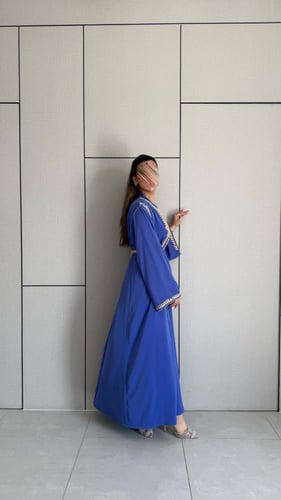 قفطان مغربي مكون من قطعتين وحزام