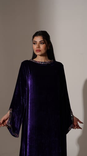 جلابية مخمل بنفسجي بكرستال من الاطراف