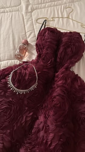 فستان الورد