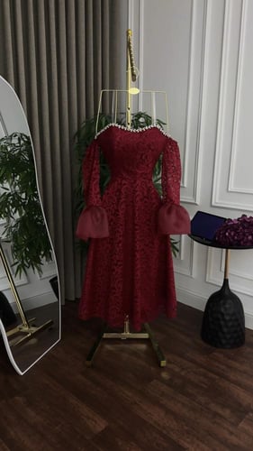 فستان دانتيل ميدي