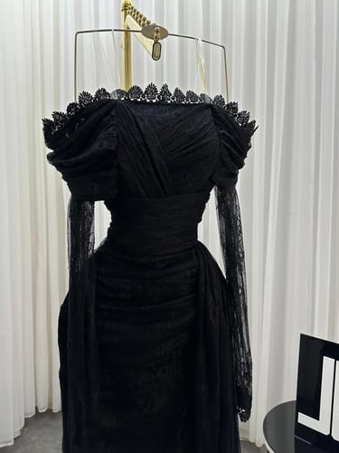 فستان دانتيل ميدي