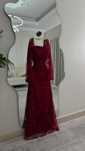 فستان دانتيل احمر ناعم