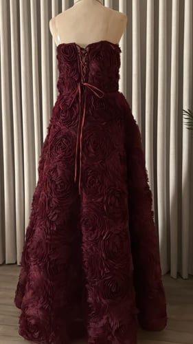 فستان الورد