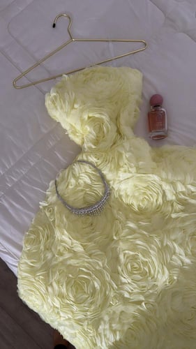 فستان الورد ليموني