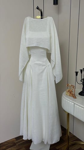 فستان ابيض ساتر