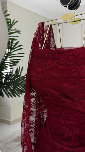 فستان دانتيل احمر ناعم