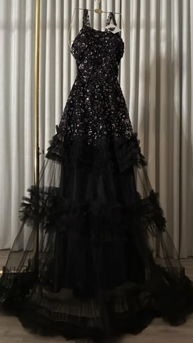 فستان يارا لونين