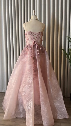 فستان لارسين