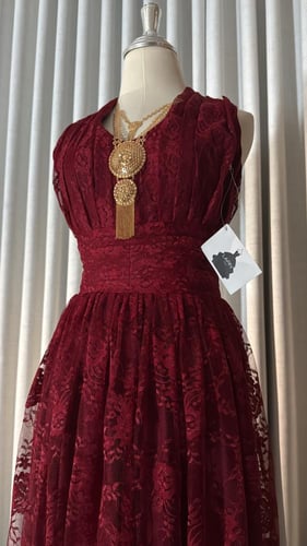 فستان دانتيل ناعم