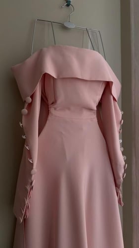 فستان الاناقة بذيل