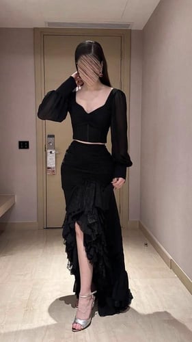 طقم تنورة بألوان متعددة