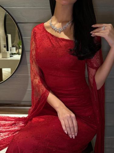 فستان احمر ناعم