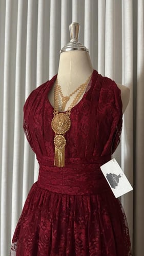 فستان دانتيل ناعم