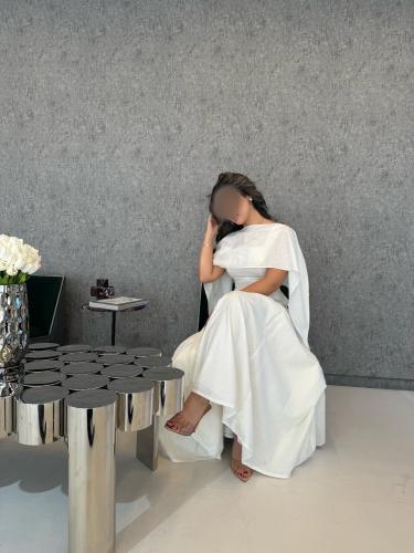 فستان ابيض ساتر