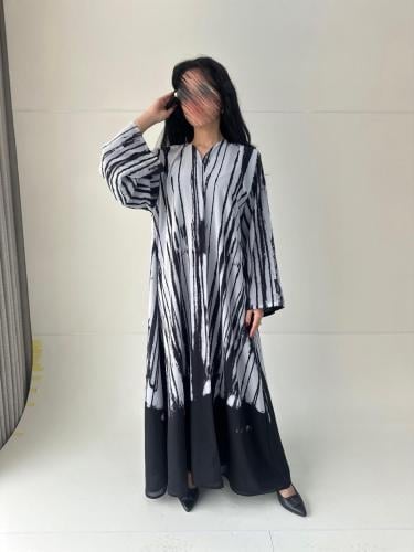 عبايه نص كلوش شيفون مبطنه مع طرحتها