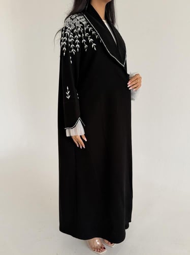 نجال | عبايه كريب اندنوسي شك مع دنتل كم