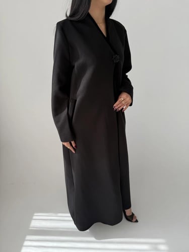 الدانة | بقماش جوخ وقيطان مخمل اسود مع زرار واحد