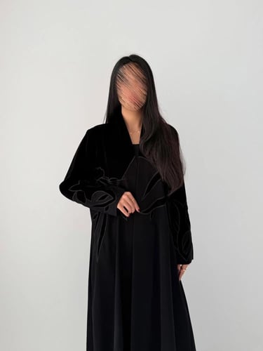 الوهج | بقماش كريب اندونيسي ومخمل اسود مع تطريز فا...