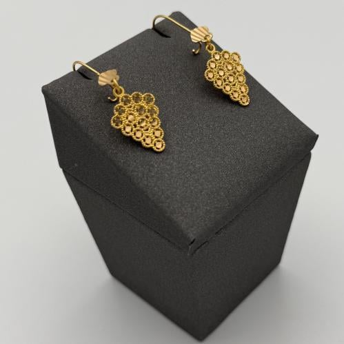 حلق عناقيد الذهب