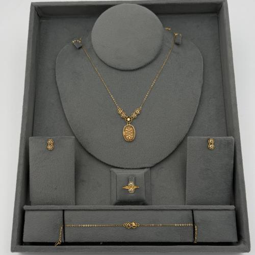 طقم رونق الأنثى