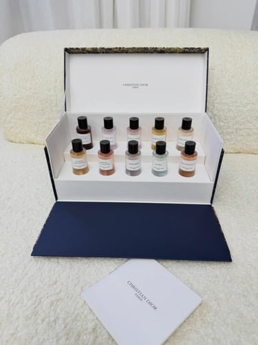 بوكس عطور ديور الكحلي ميني