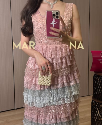 فستان جوليا (كردانه دانتيل فرنسي مزينه بالول والشك...