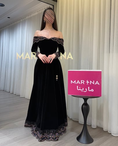 فستان رزان (فستان اسود جوخ كوري كلفه انيقه)
