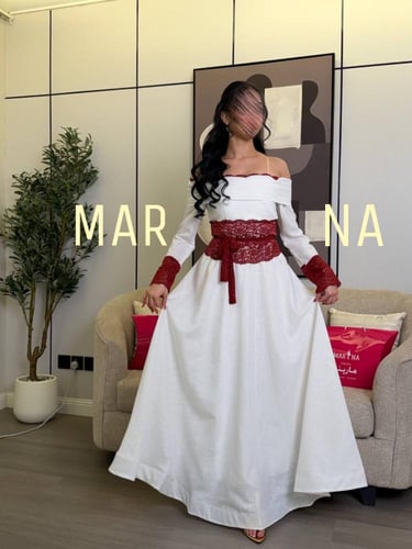 فستان رنا (فستان اوف كتان بتدخيله دانتيل عودي فصوص...