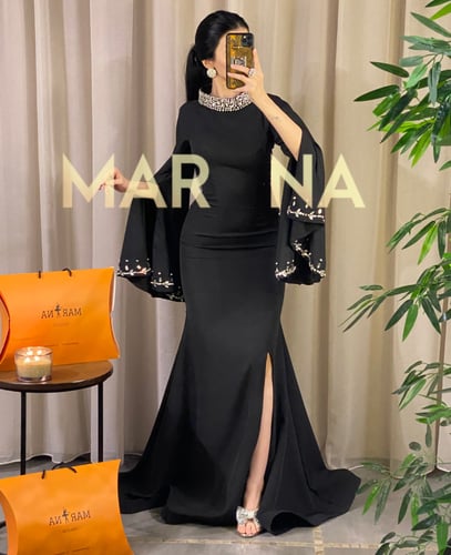 فستان شيار (فستان باربي باربي تطريز رقبه واكمام)