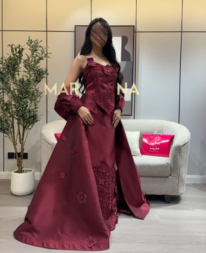 فستان مجوده (فستان برغندي ٣ قطع ميكادو وتطريز يدوي...