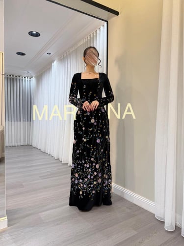 فستان سلمى ( فستان اسود قطيفه مع خرز )